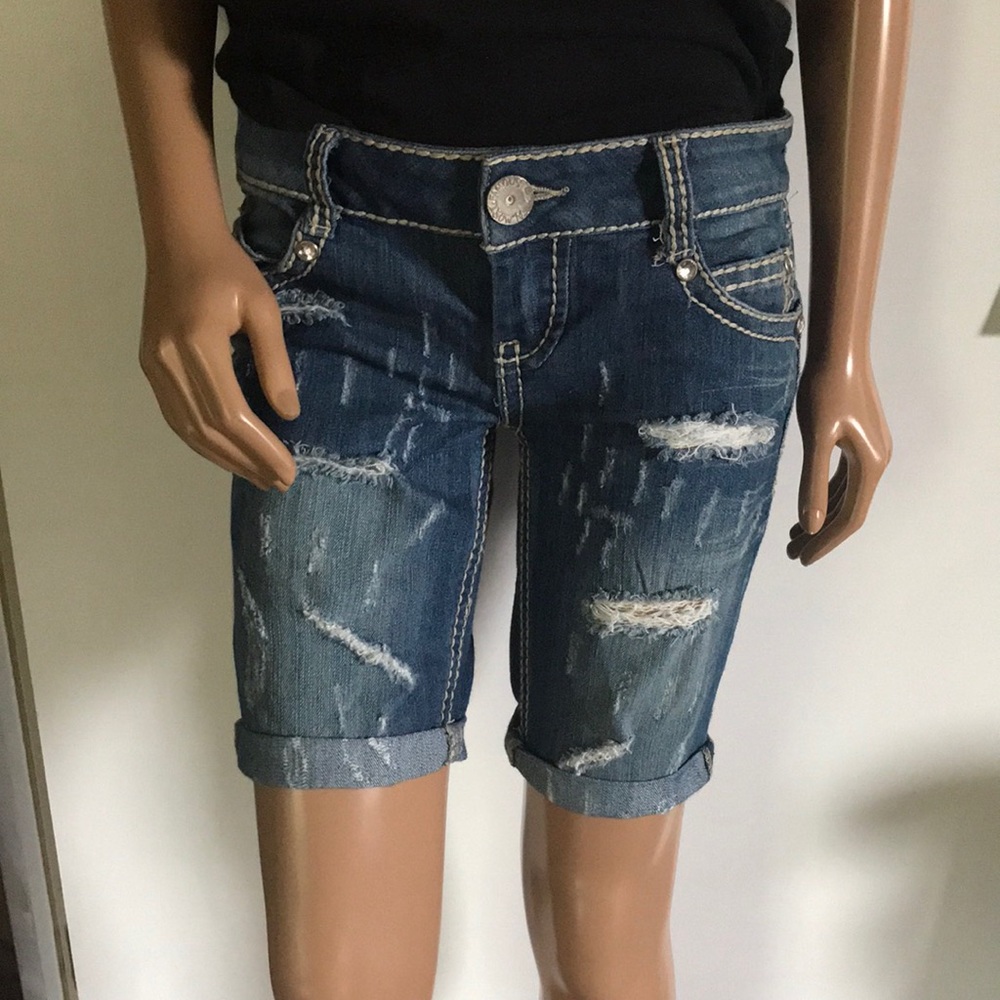 SOLD - Almost Famous distressed shorts size 7.